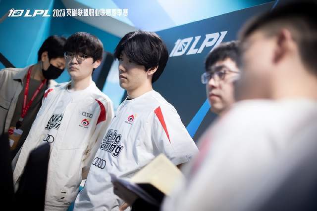 不得不重新 不得不重新